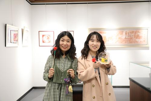 5作品展示，開(kāi)心合影