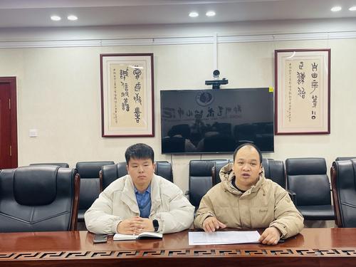 河南易貝電子商務(wù)有限公司總經(jīng)理張雷講解活動(dòng)方案