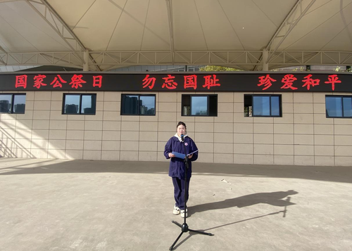 學生代表肖羽涵演講