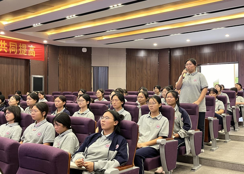 團員代表踴躍發(fā)言