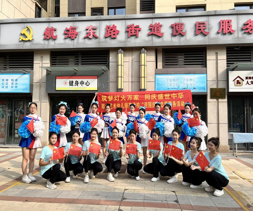 鄭州藝術幼兒師范學校送節(jié)目進社區(qū)