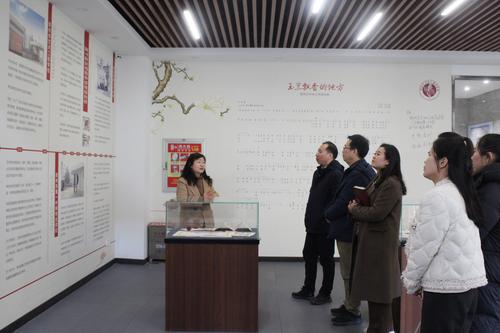 1.了解學校校史文化