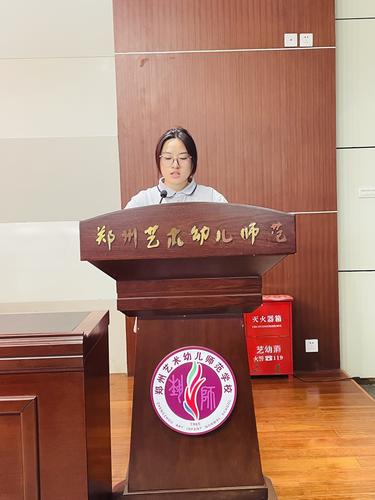 3學(xué)生代表陳會涵發(fā)表獲獎感言